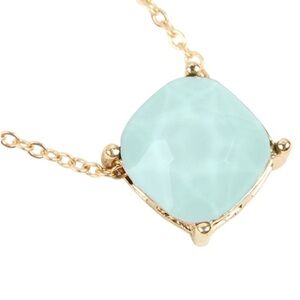 Elegant Gold Chain with Aqua Pendant